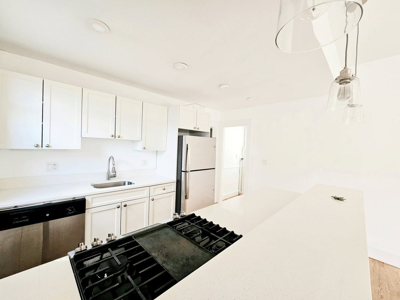 38 Newton St #3