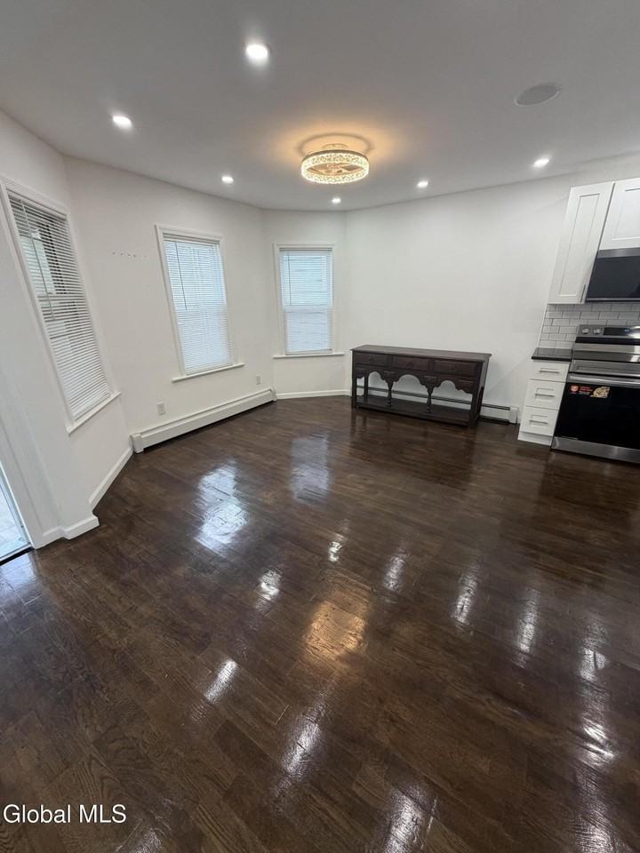 885 Yorkston St #2 - Photo 4 of 11