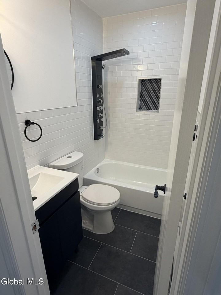 885 Yorkston St #2 - Photo 7 of 11