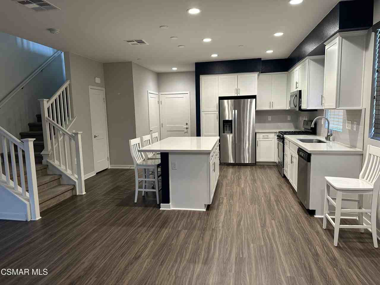 139 Farmhouse Dr #6 - Photo 4 of 39