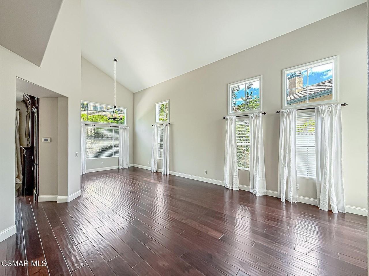 3159 Foxtail Ct - Photo 6 of 31