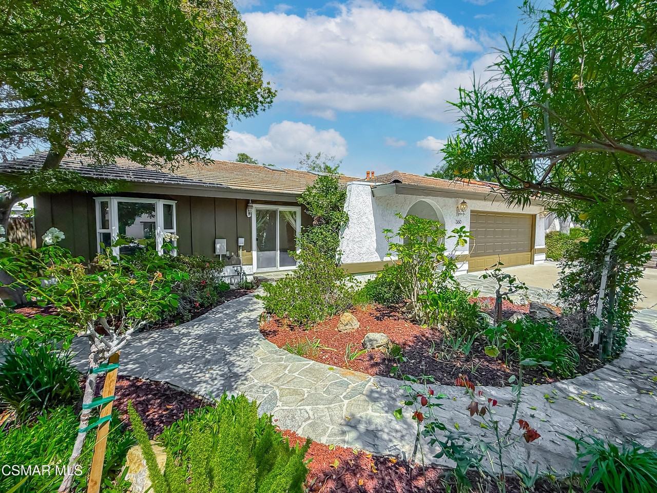 360 Greenmeadow Ave - Photo 4 of 50