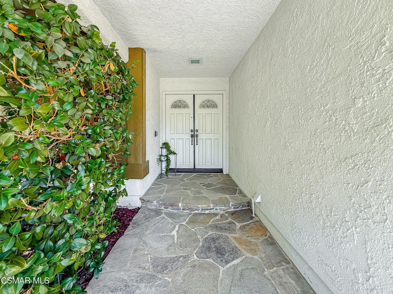 360 Greenmeadow Ave - Photo 6 of 50