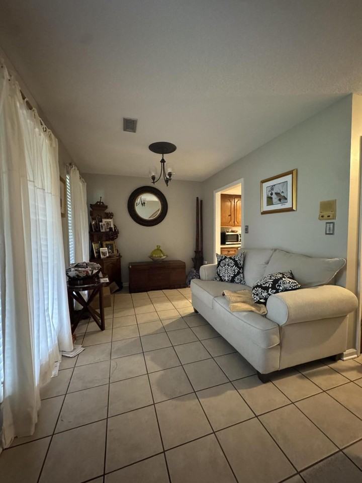 4329 Briarstone Ct - Photo 2 of 10
