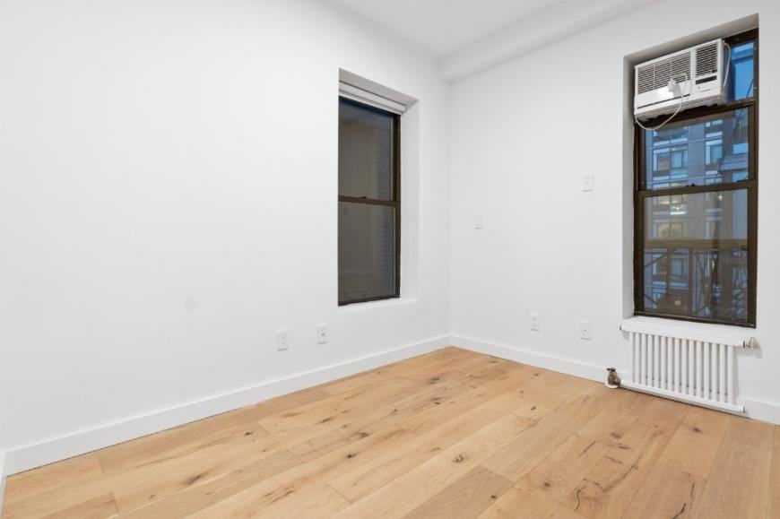 503 W 22nd St - Photo 6 of 10
