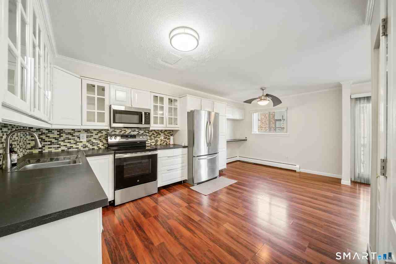 232 Oakville Ave #H - Photo 6 of 32