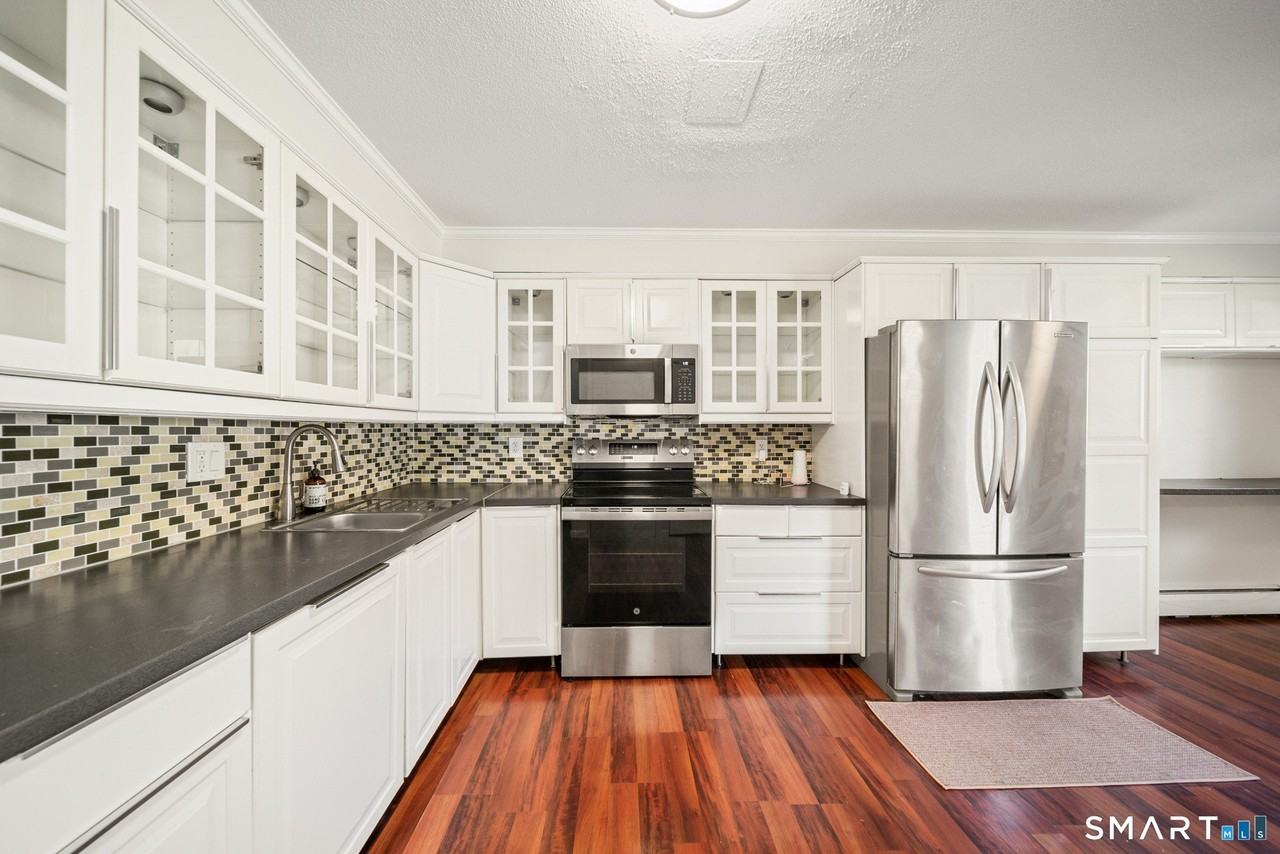 232 Oakville Ave #H - Photo 7 of 32