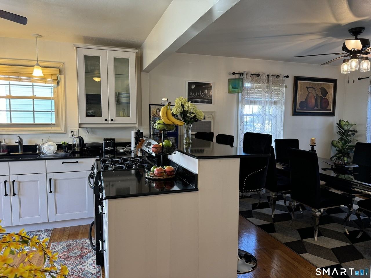 425 Huntington Rd - Photo 7 of 25