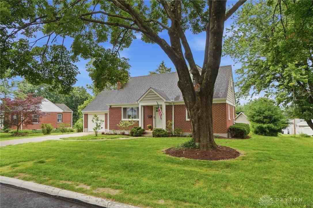 136 E Ridgeway Dr - Photo 2 of 39