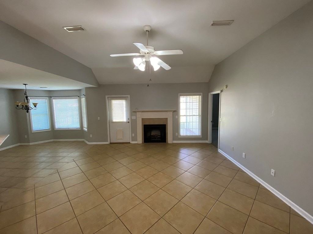 142 Princeton Dr - Photo 5 of 24