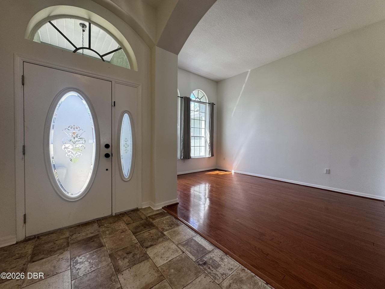 39 Woodhollow Ln - Photo 2 of 35