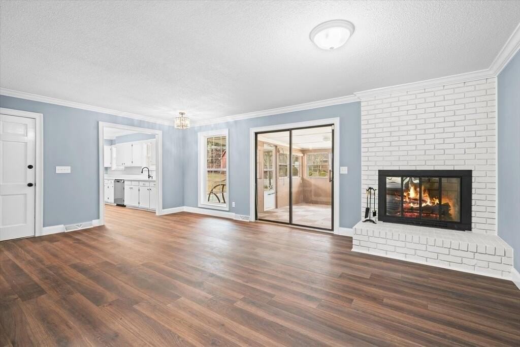129 Lisa Ln - Photo 4 of 18