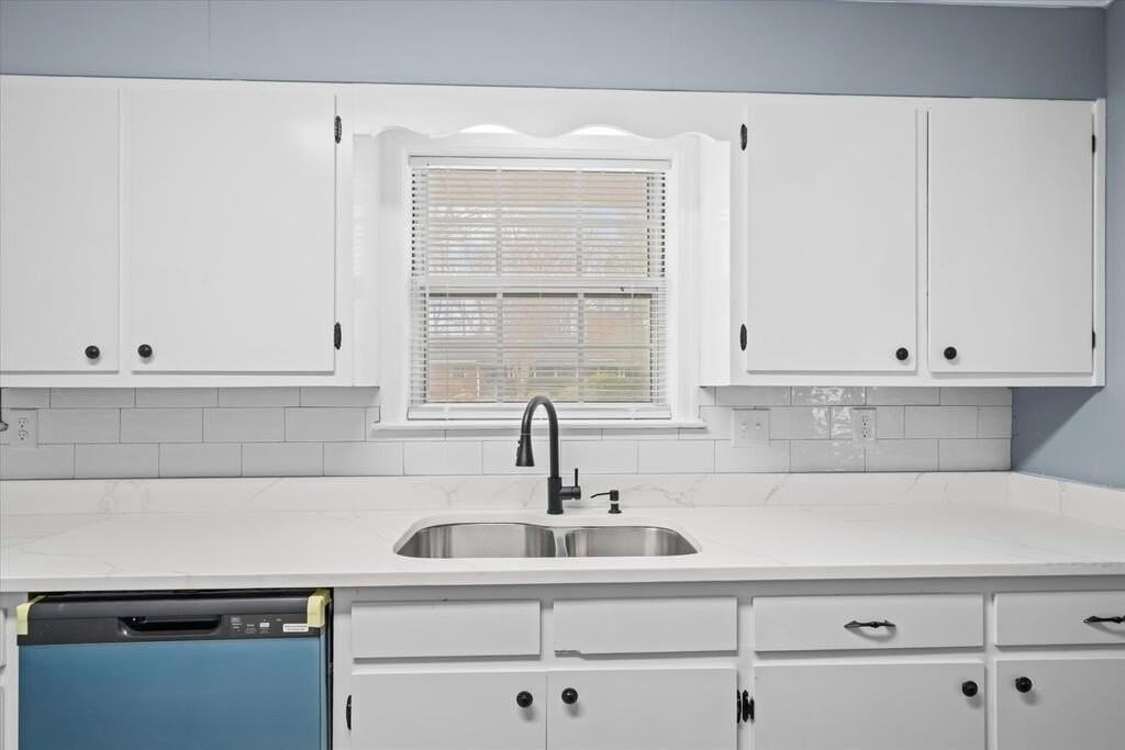 129 Lisa Ln - Photo 6 of 18