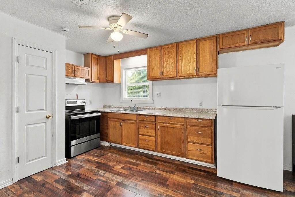 103 Oglesby Ave - Photo 3 of 14