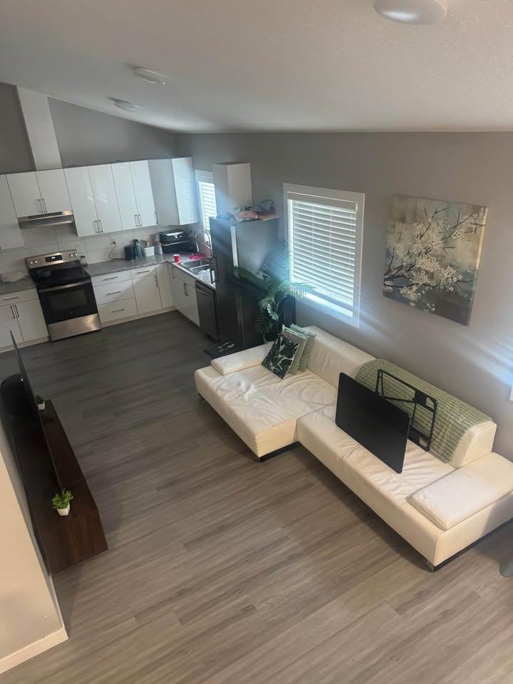 9408 103 Avenue - C - Photo 3 of 9