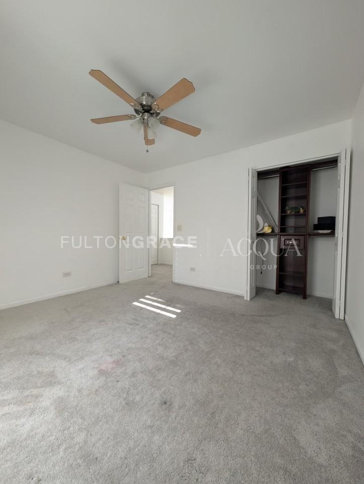 2551 Oak Tree Ln - Photo 4 of 10