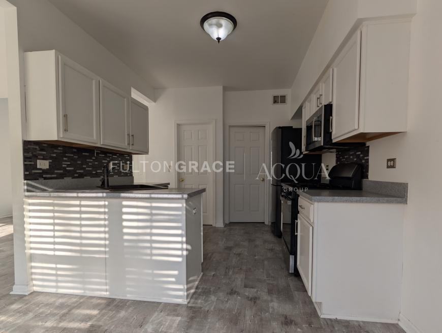 2551 Oak Tree Ln - Photo 5 of 10