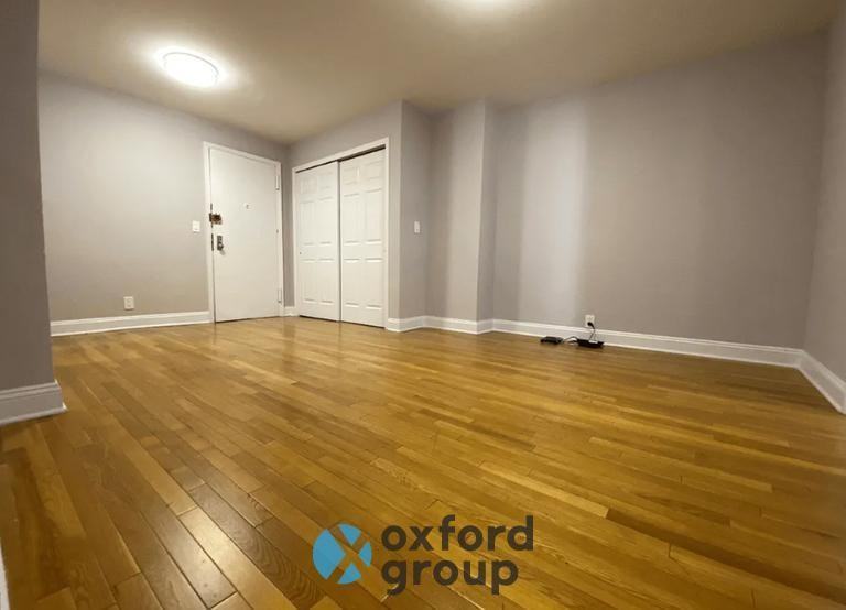305 E 47th St - Photo 2 of 5