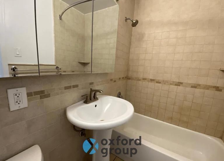 305 E 47th St - Photo 5 of 5