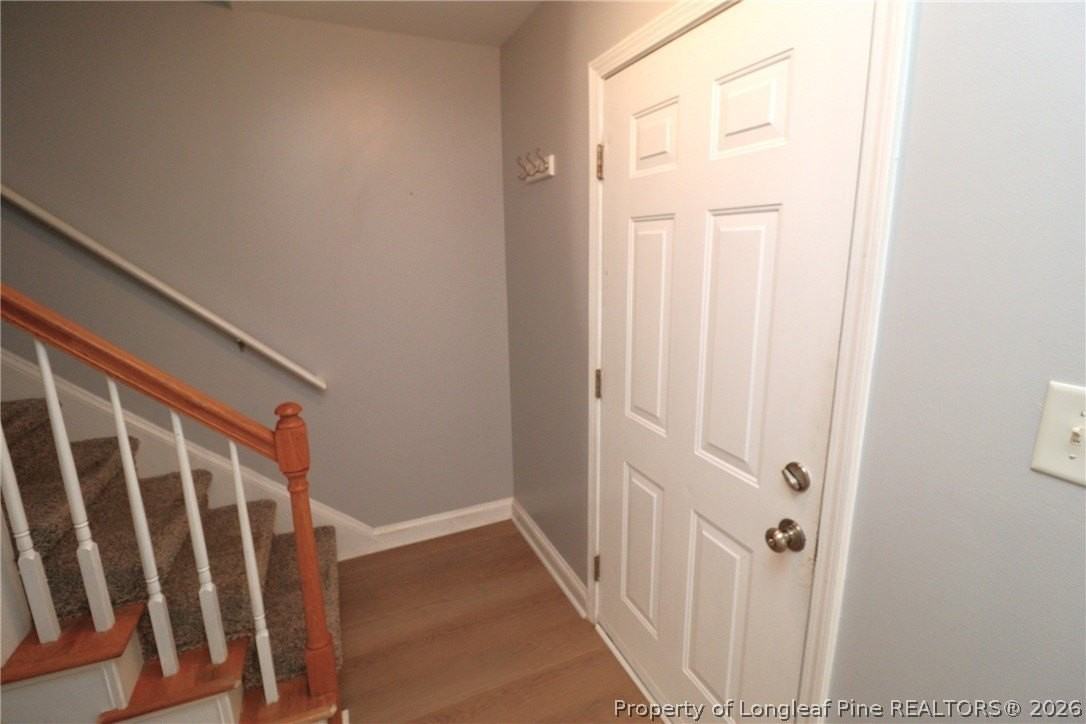 410 Whitehall Ct - Photo 3 of 28
