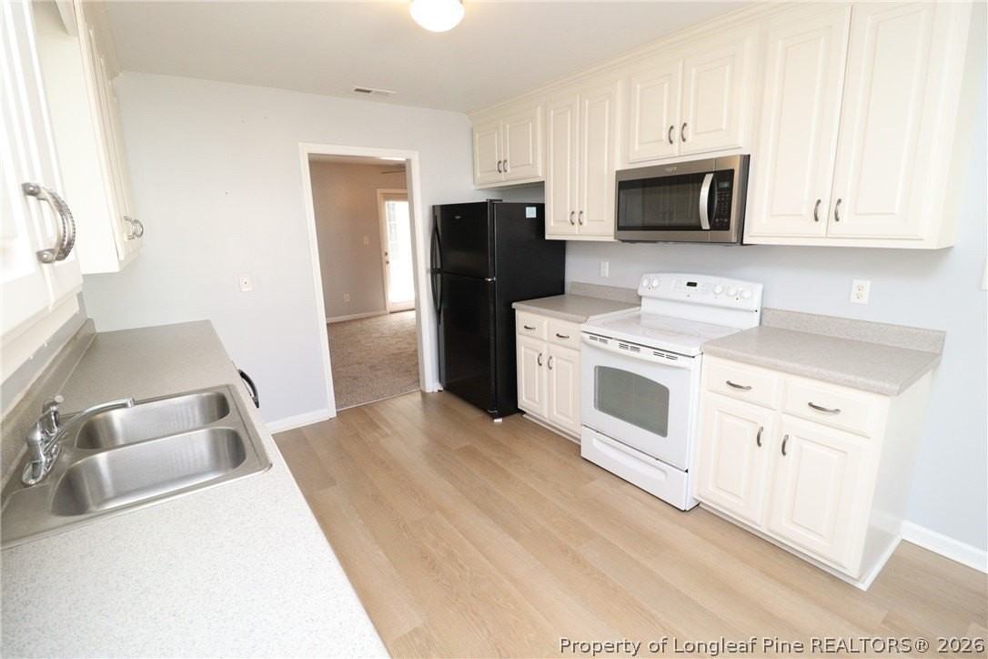 410 Whitehall Ct - Photo 6 of 28