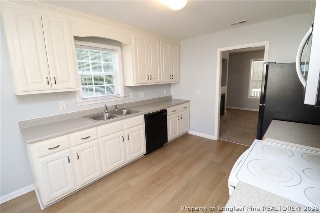 410 Whitehall Ct - Photo 7 of 28