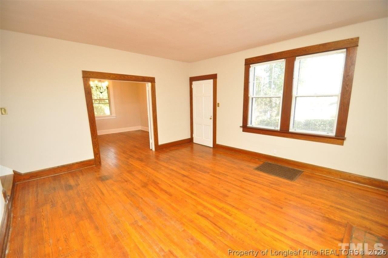 1425 Wake Forest Rd - Photo 3 of 30