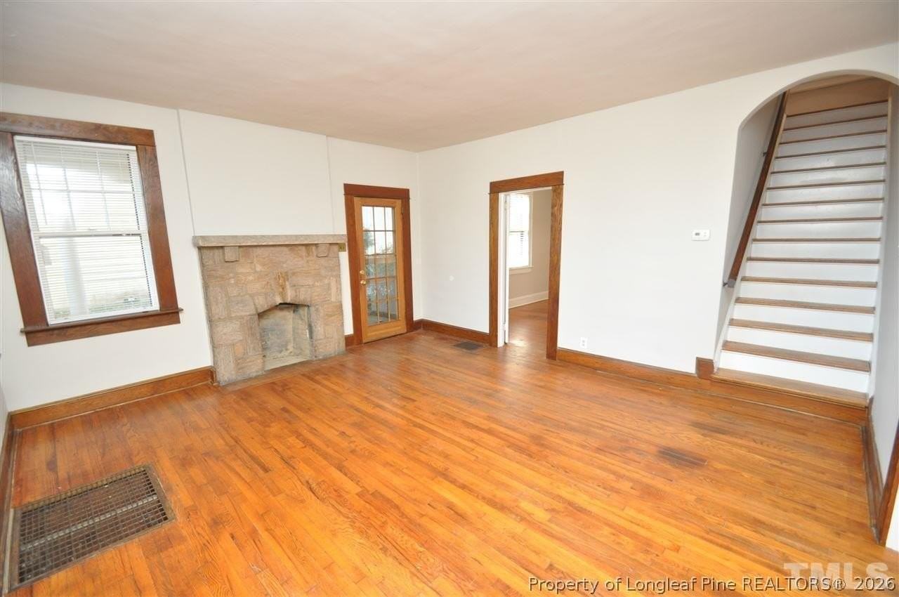 1425 Wake Forest Rd - Photo 5 of 30