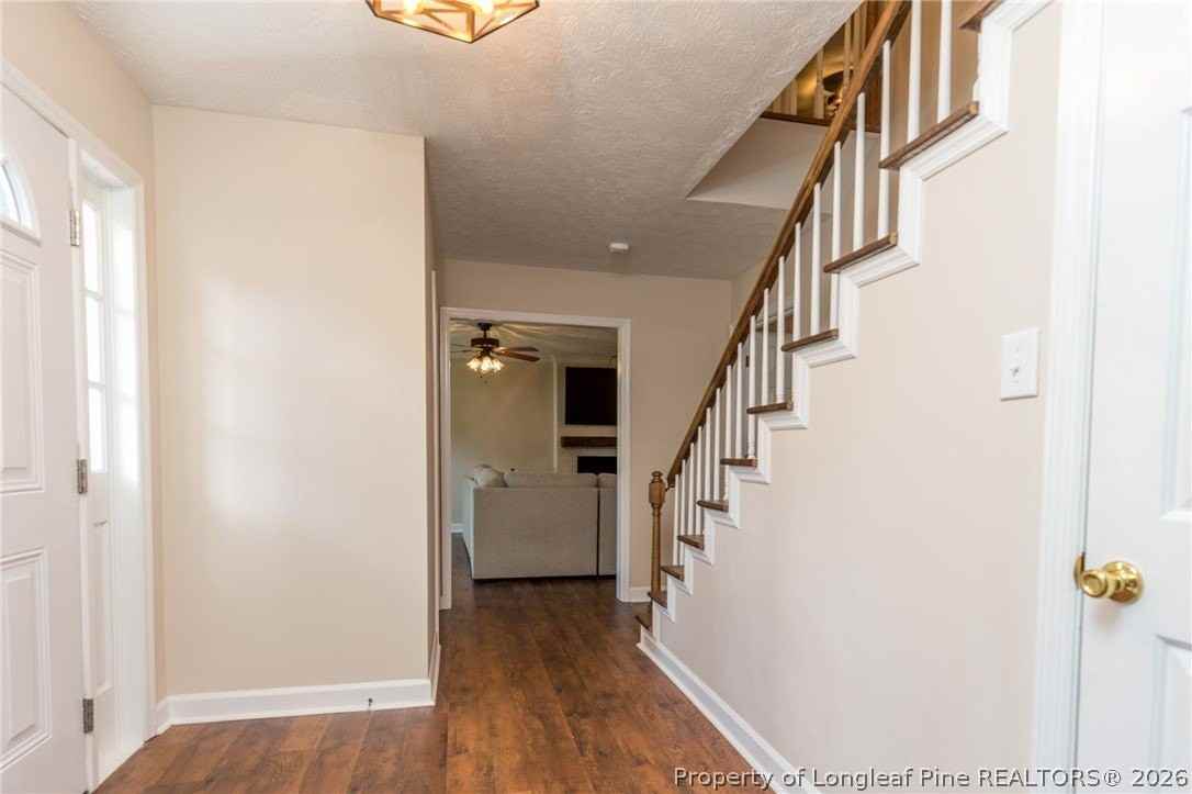 3356 Quarry Dr - Photo 4 of 36