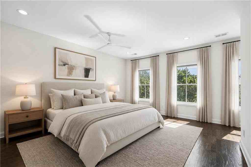 323 Patterson Way Ne - Photo 7 of 42