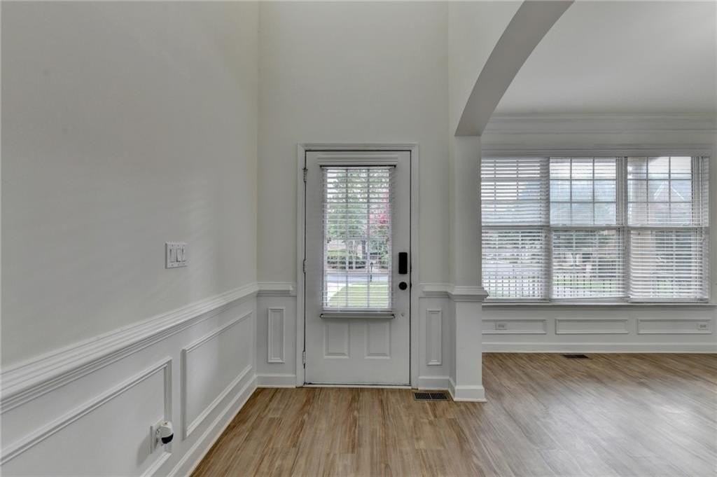 2511 Royston Dr - Photo 4 of 50