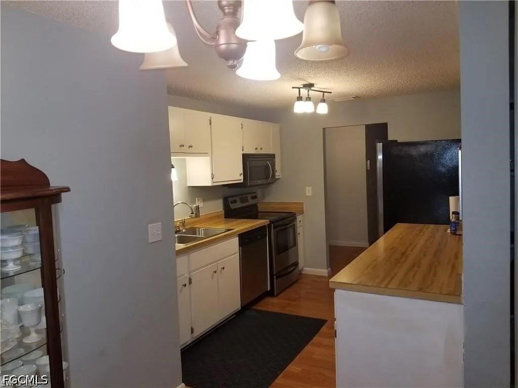 1979 50th St Sw - Photo 3 of 8