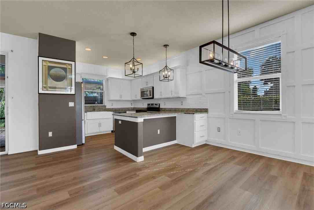 11258 Coimbra Ln - Photo 5 of 49