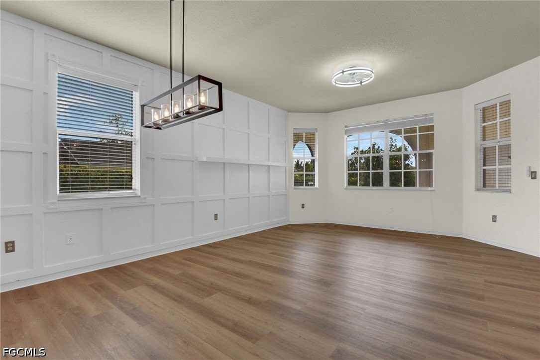 11258 Coimbra Ln - Photo 6 of 49