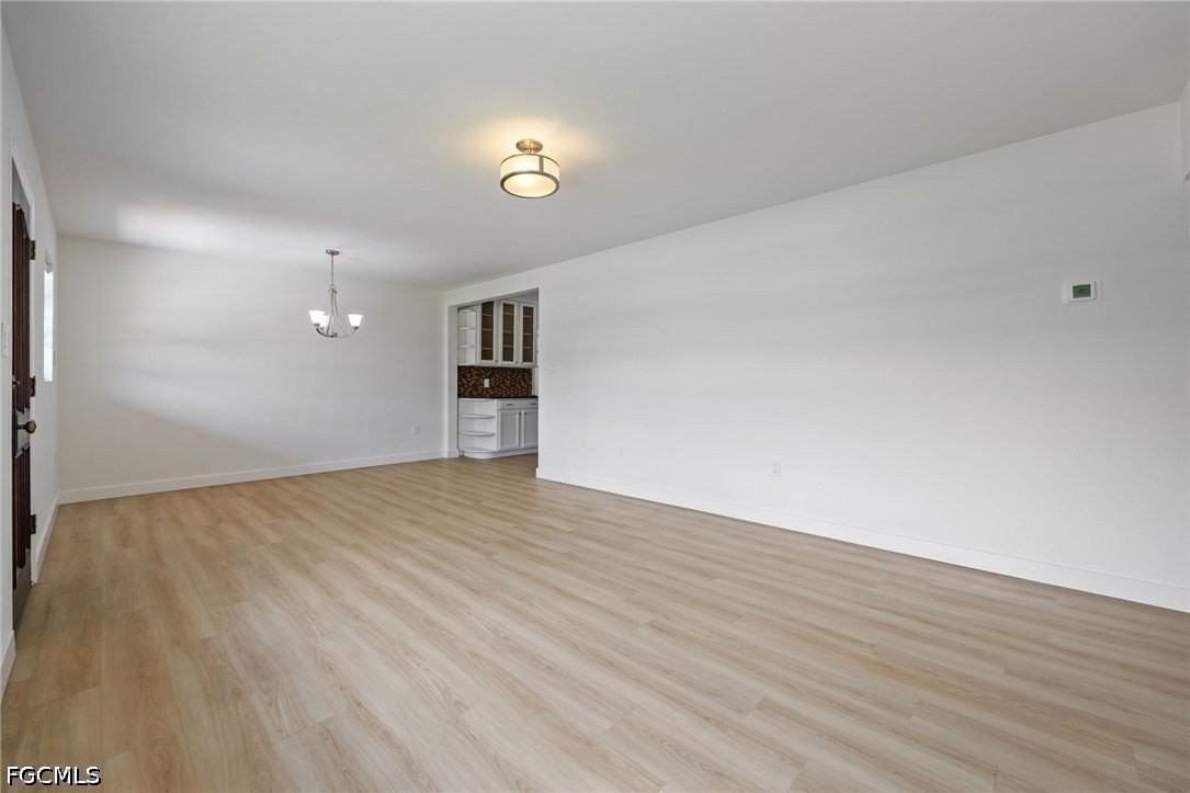 1575 Grace Ave - Photo 3 of 32