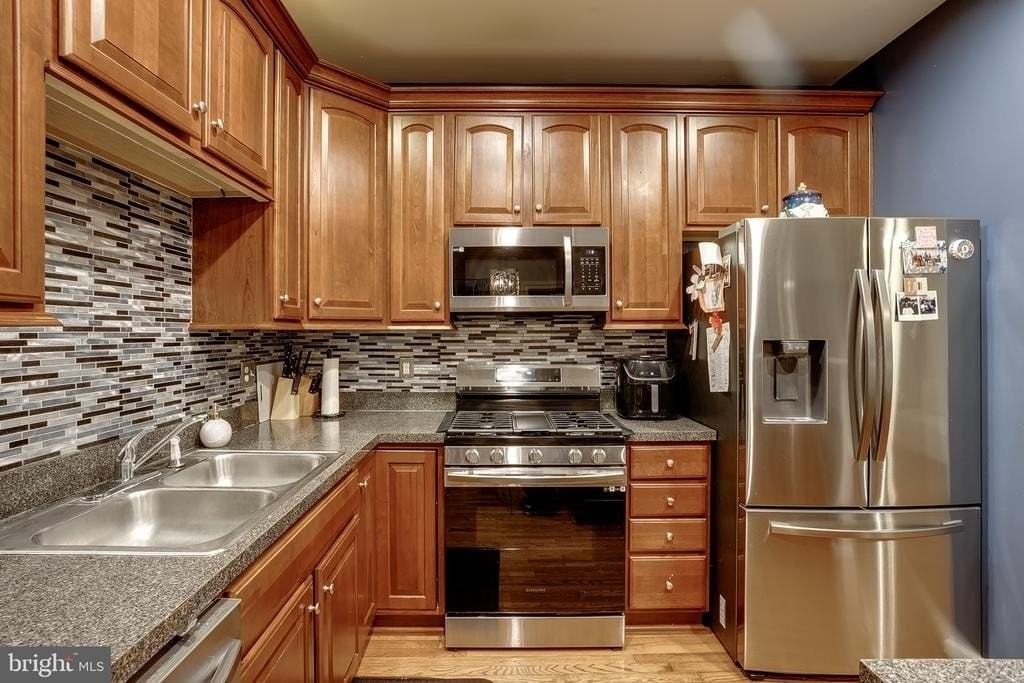 8 Peppermint Dr - Photo 3 of 20