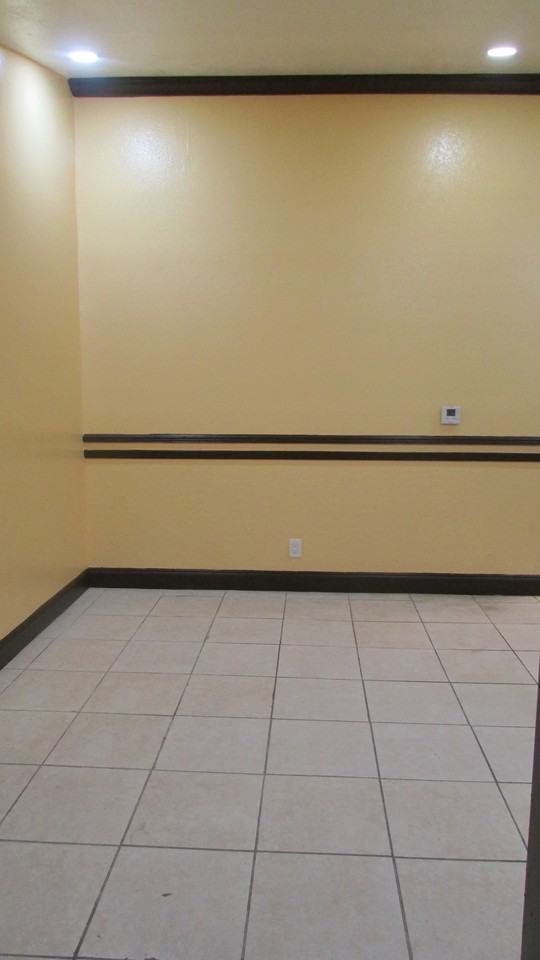 1216 Sw 75th Ave #1 - Photo 6 of 15