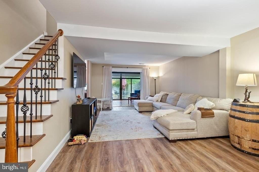 226 Farleigh Ct - Photo 3 of 26