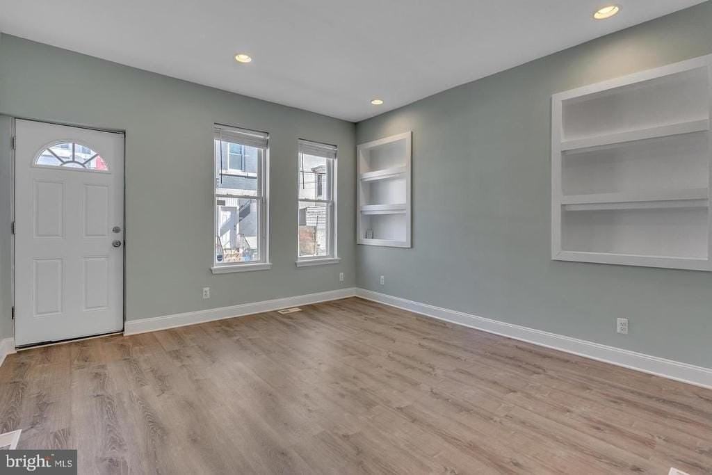 1912 Fontain St - Photo 3 of 17