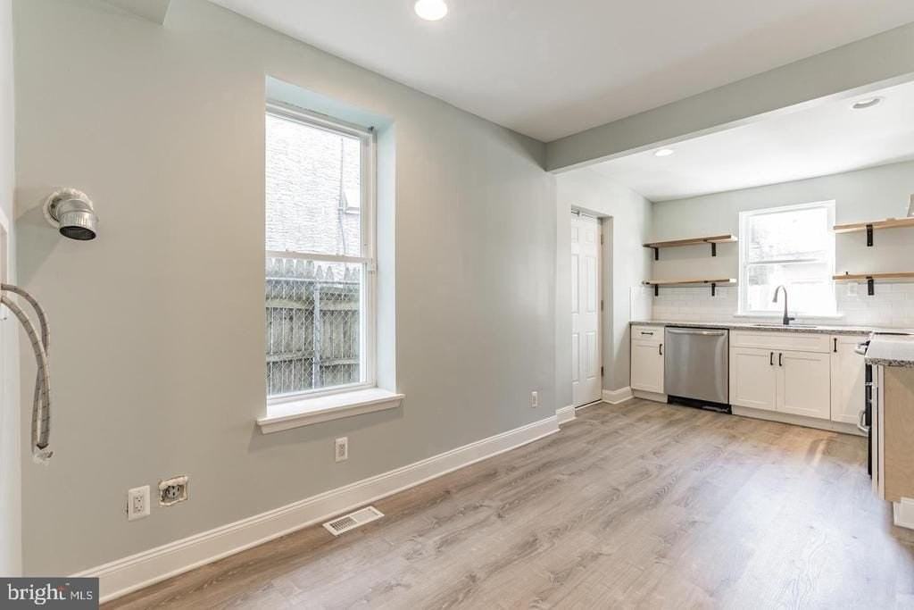 1912 Fontain St - Photo 6 of 17
