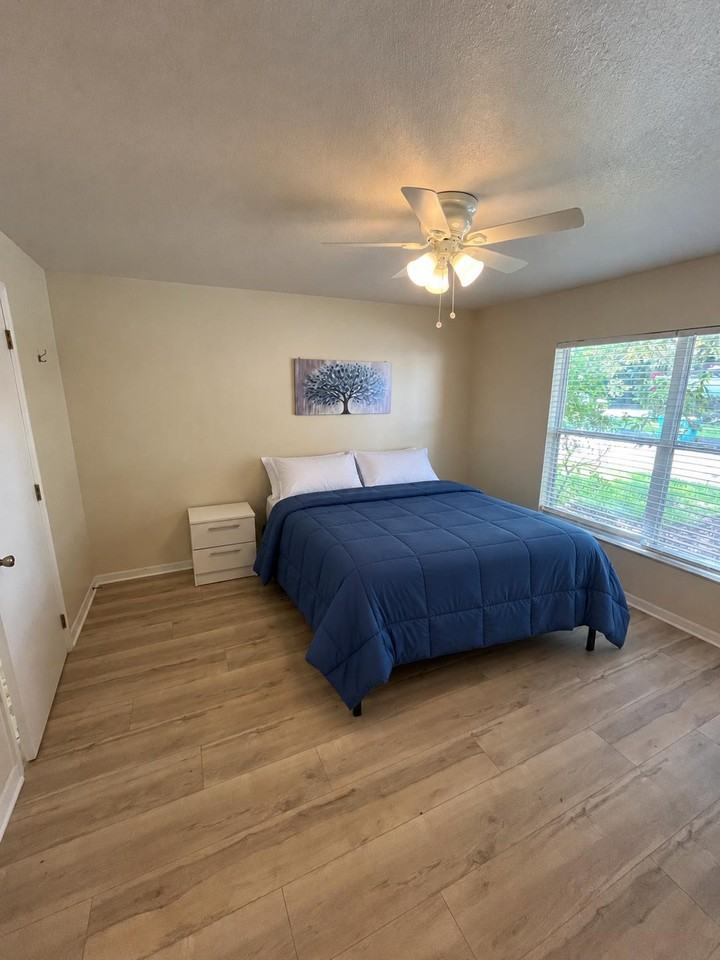 Foxwood Dr - Photo 4 of 13