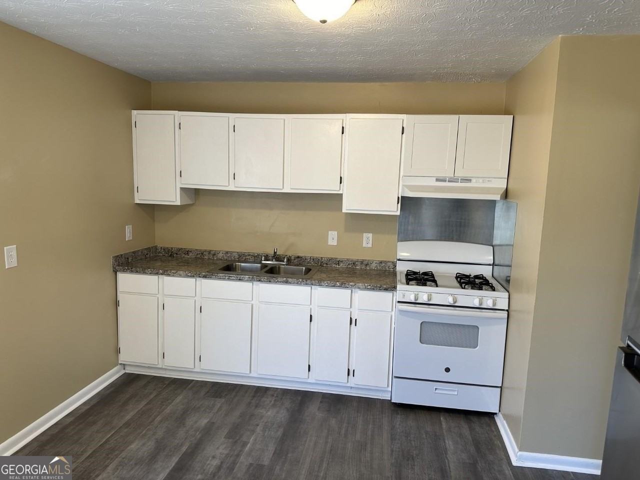 109 Sunset Ln - Photo 4 of 20