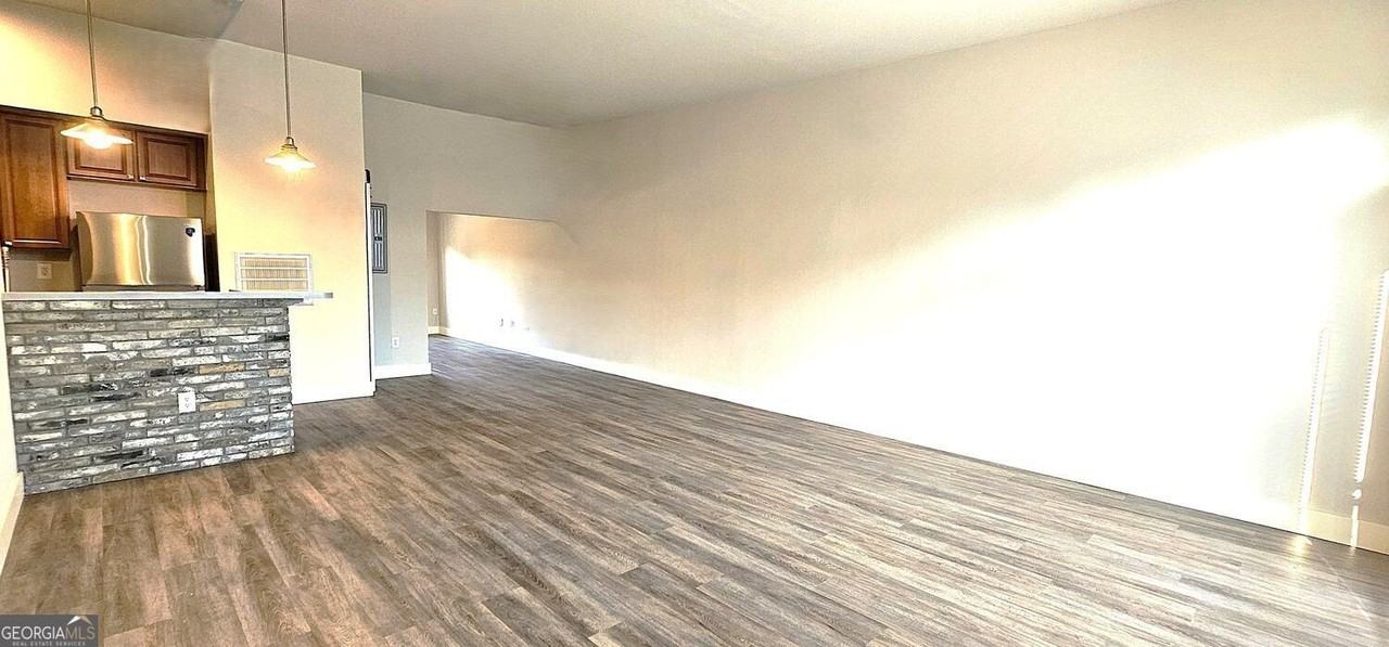 502 Pryor St Sw #301 - Photo 3 of 14