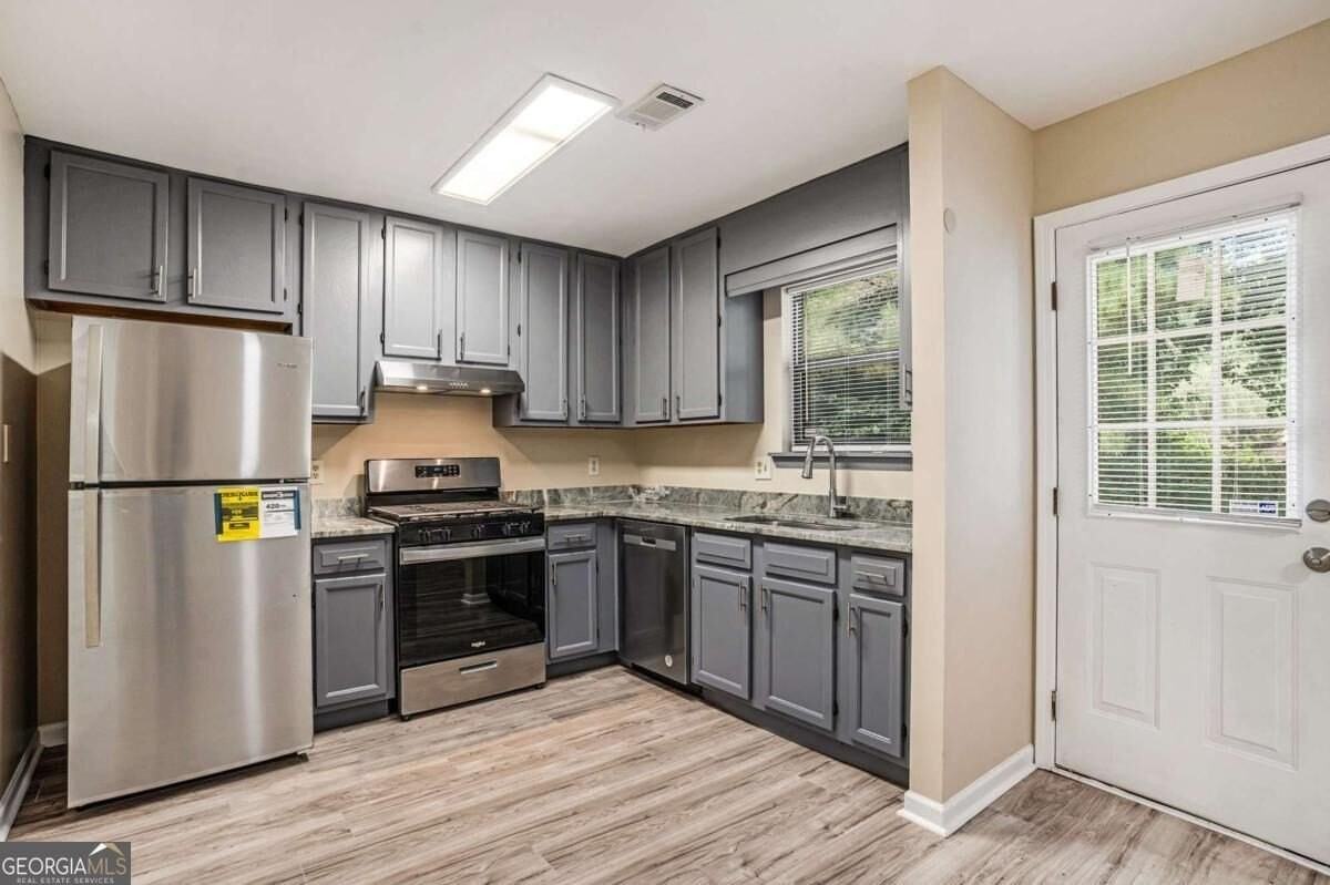 3602 Hopkins Ct - Photo 3 of 15