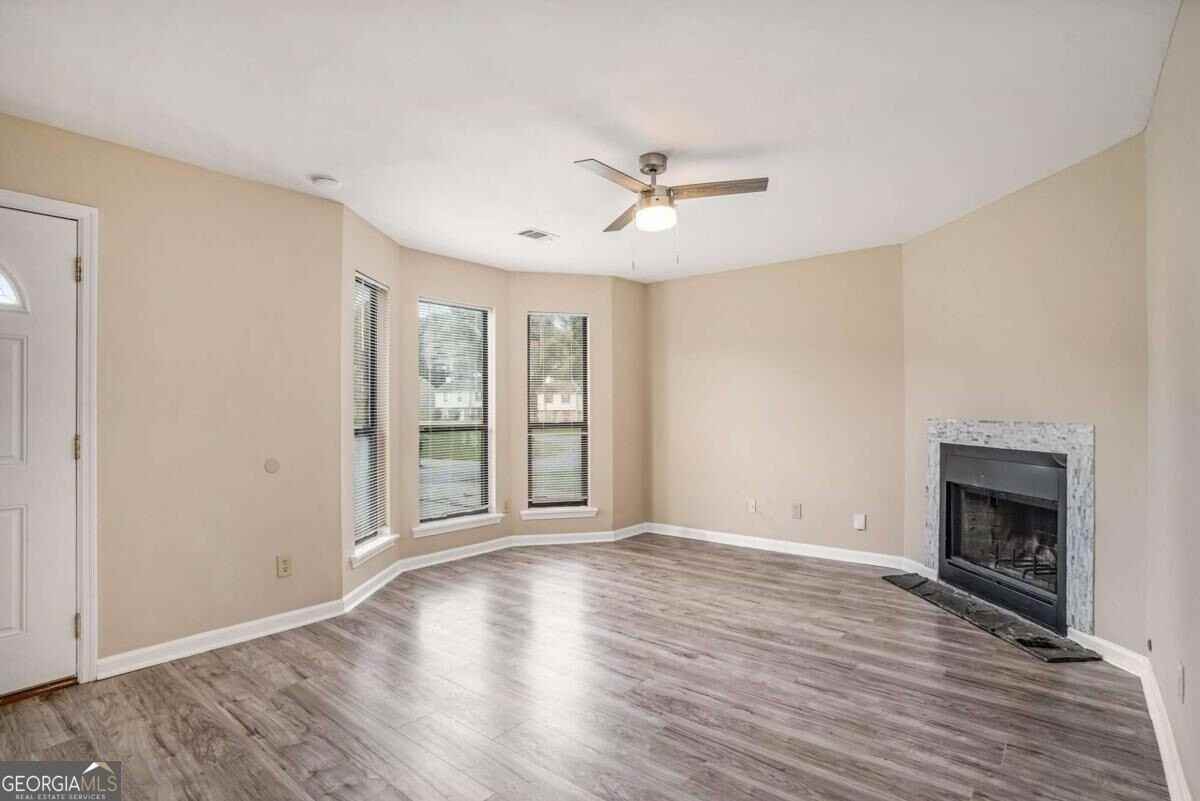 3602 Hopkins Ct - Photo 5 of 15