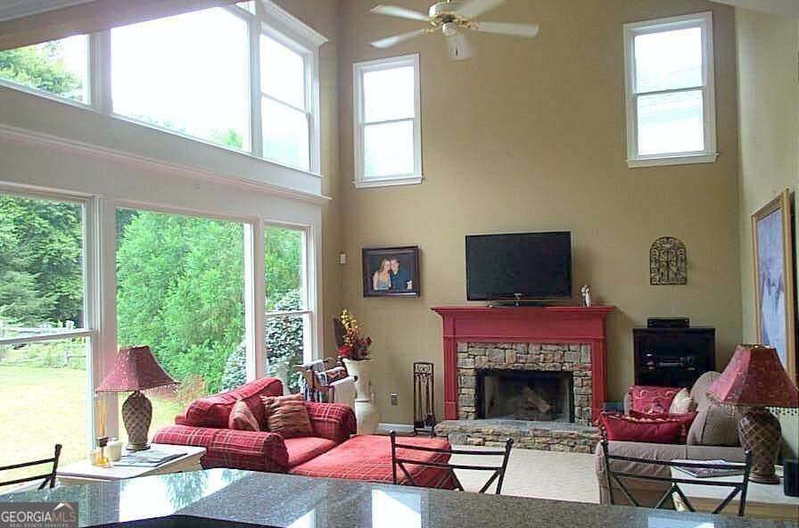 10635 Cauley Creek Dr - Photo 2 of 18