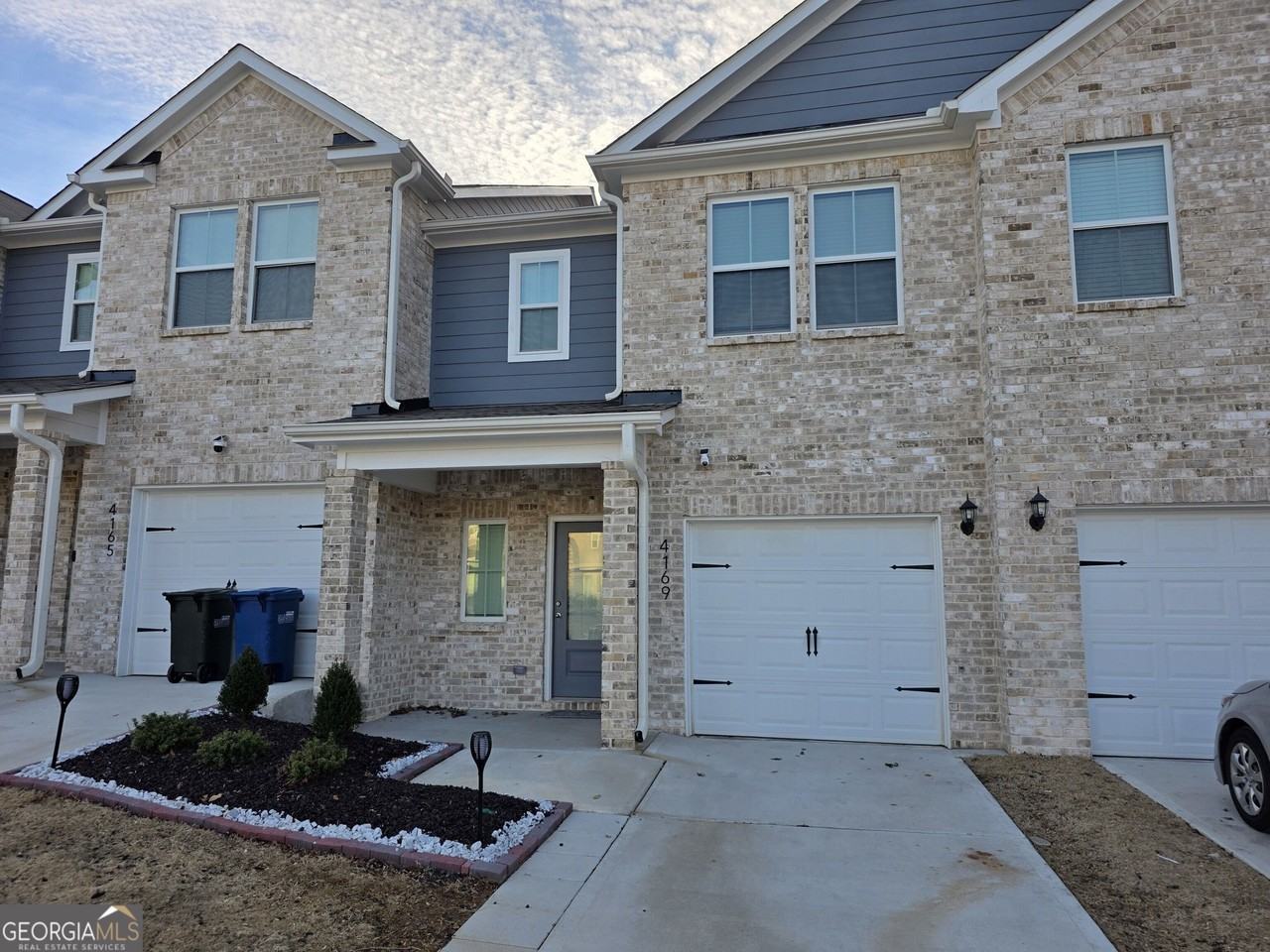4169 Oakwood Terrace Ct - Photo 3 of 19