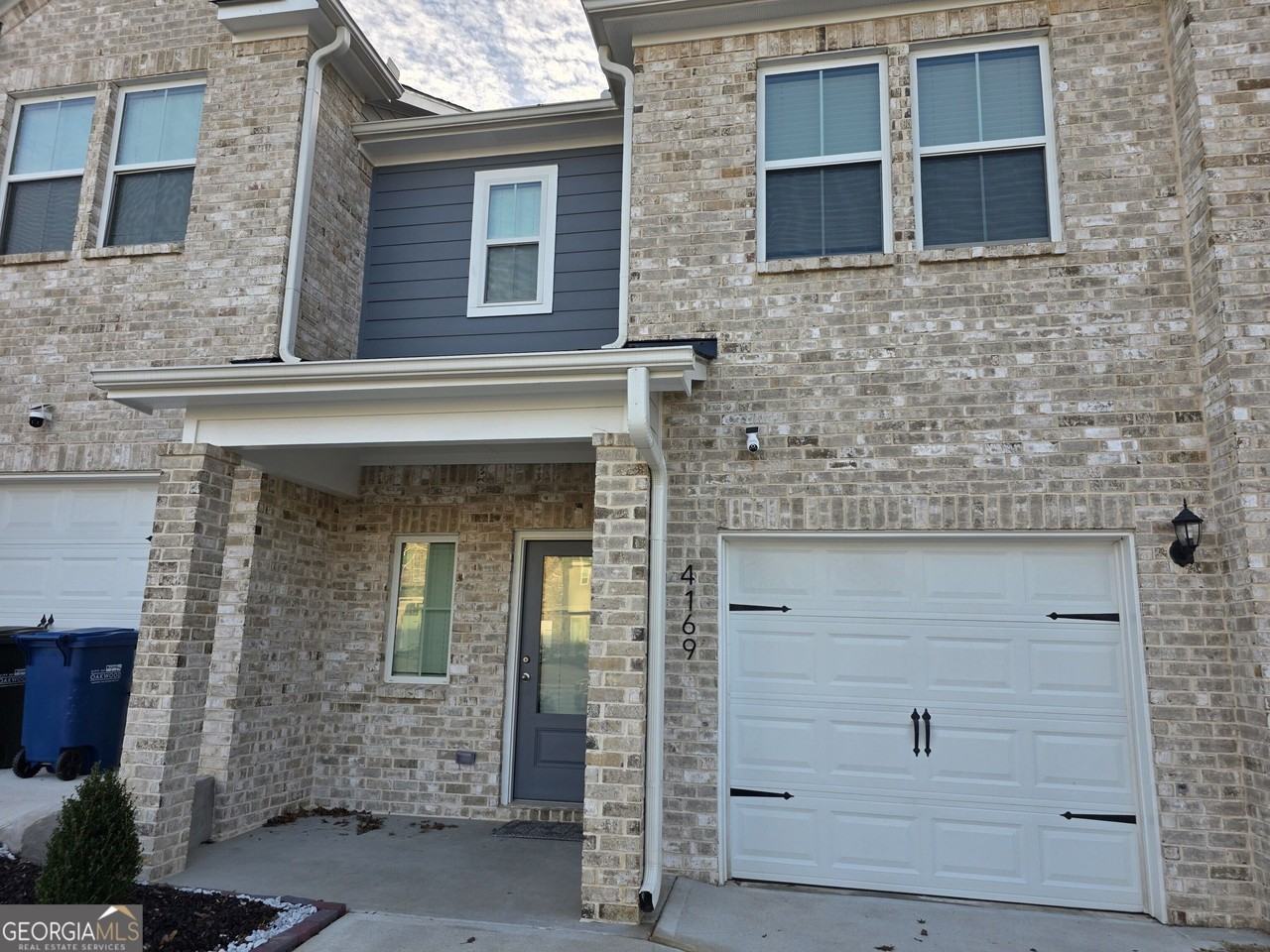 4169 Oakwood Terrace Ct - Photo 4 of 19