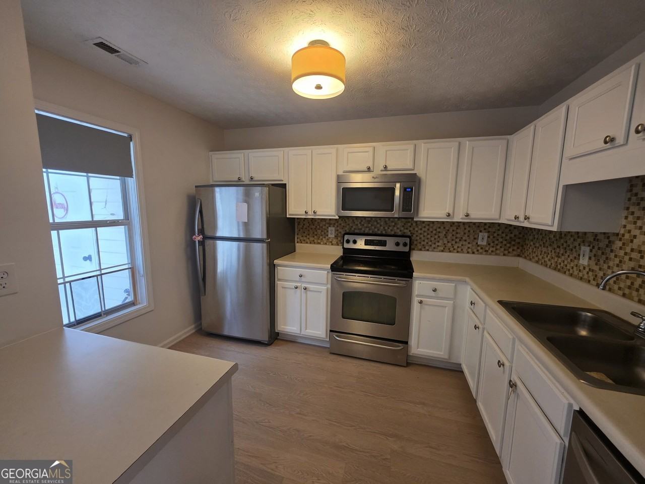 111 Chastain Loop - Photo 7 of 22