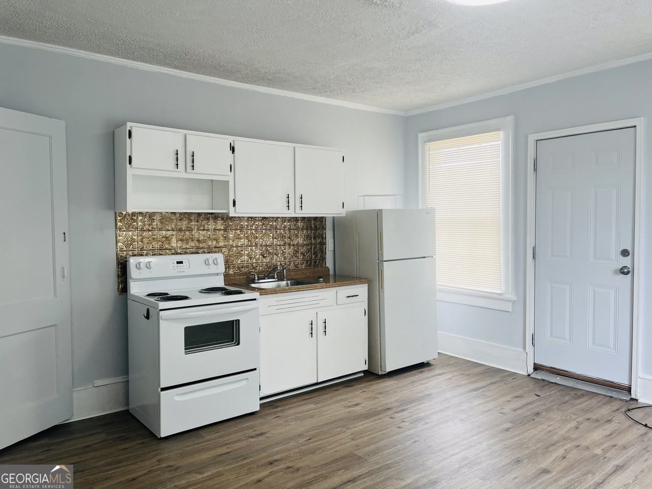 504 Broad St #7 - Photo 4 of 17
